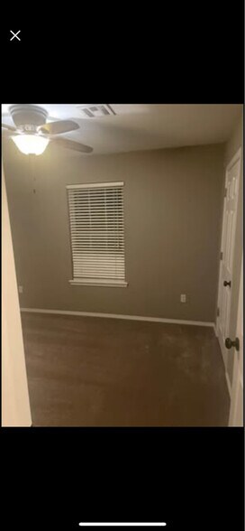 Building Photo - 302 W Cottonwood Ave