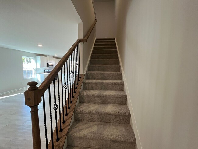 Building Photo - Brand New 3/2.5 Townhome Available In Reidville - Ready To Move In!