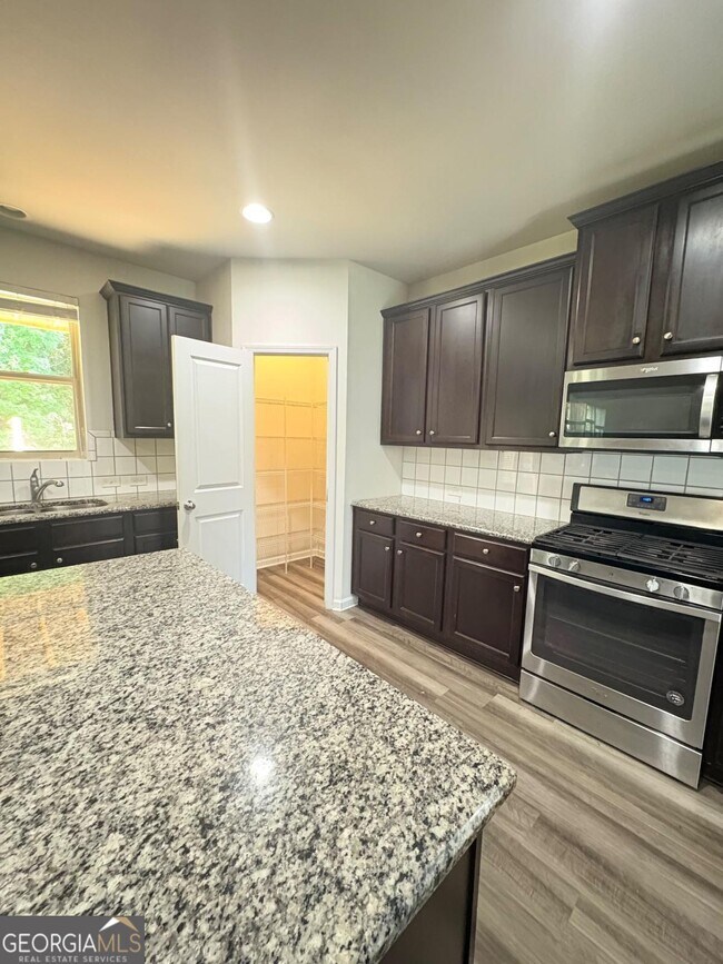 Building Photo - 108 Madison Grace Ave