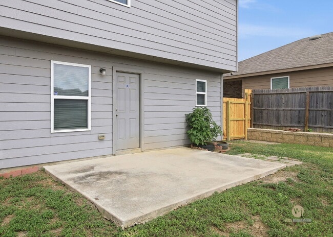 Building Photo - 7526 Crestway Ridge