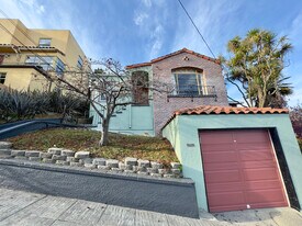 Building Photo - 645 Jean St