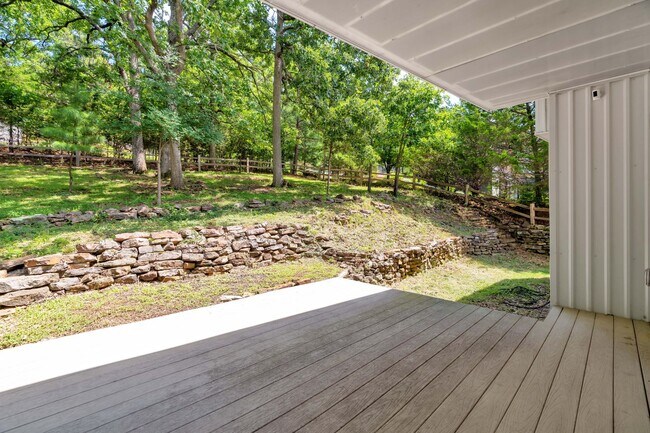 Building Photo - 1124 Heath Dr