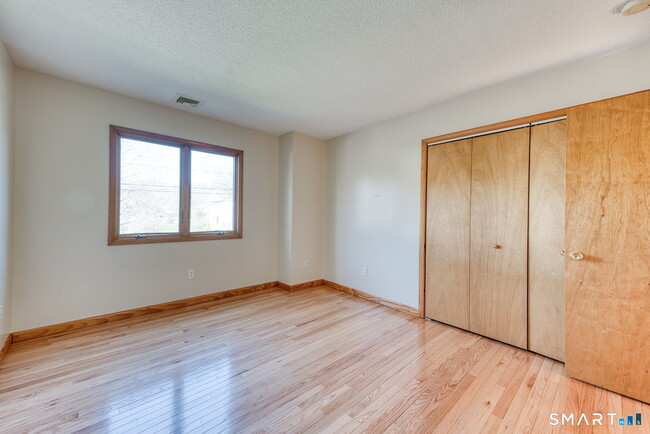 Building Photo - 57 4 Rod Rd