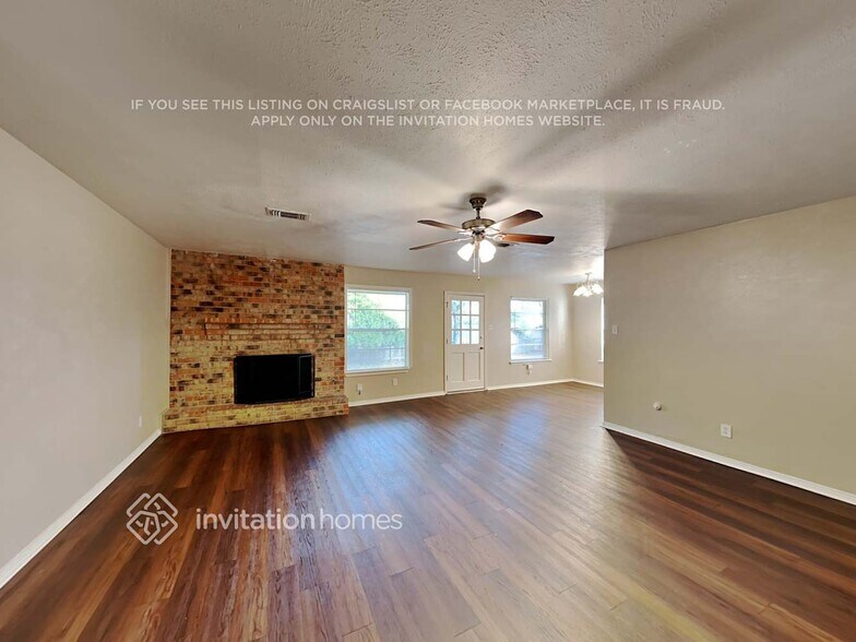 Building Photo - 506 Willow Cir
