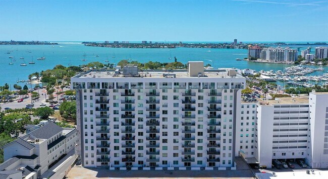 Building Photo - 101 S Gulfstream Ave