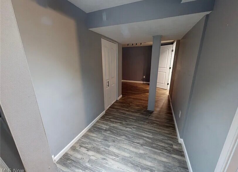 Building Photo - 2922 Cliffside Dr