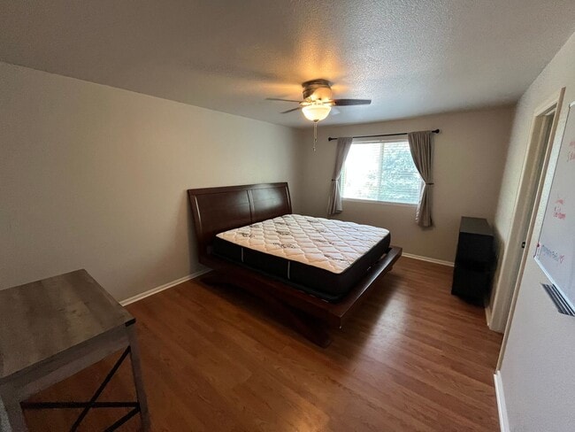 Building Photo - Great Townhome in Fort Collins