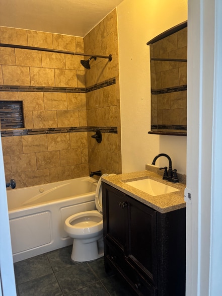 Building Photo - 519 S Bonnie Beach Pl