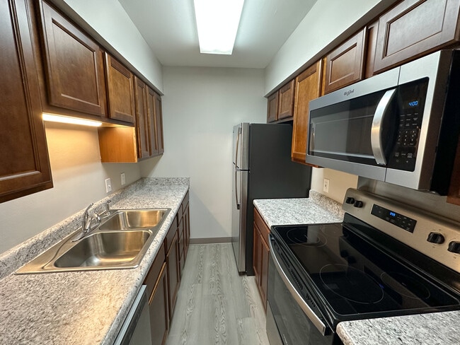 Building Photo - 246 Hyland