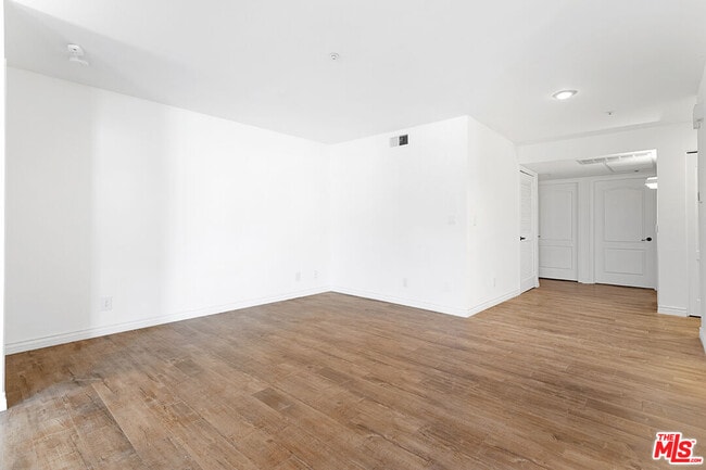 Building Photo - 1255 Federal Ave