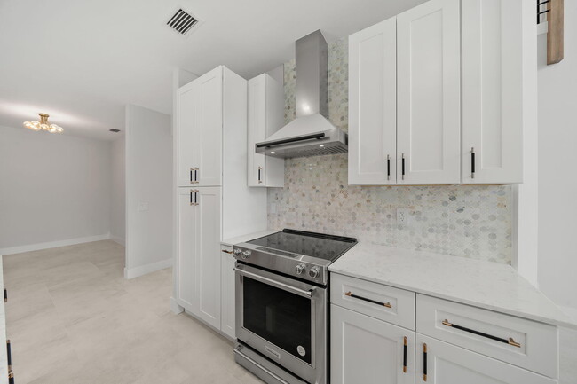 Building Photo - 232 Eagleton Lake Blvd