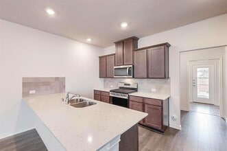 Building Photo - 2321 Astapor Dr