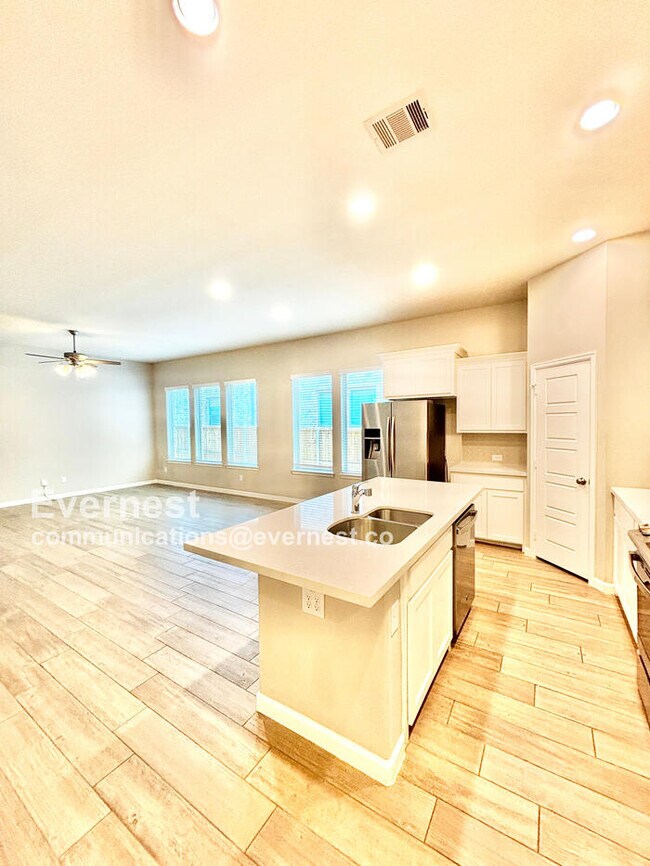 Building Photo - 2412 Bathwick Ln