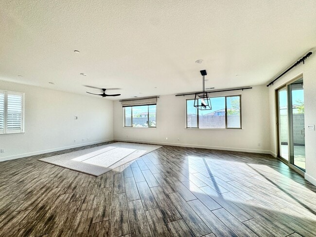 Building Photo - 5 YEARS NEW,  FORMER MODEL HOME BUILT BY LENNAR HOMES, 4 BED, 2.5 BATH, 2 CAR GARAGE