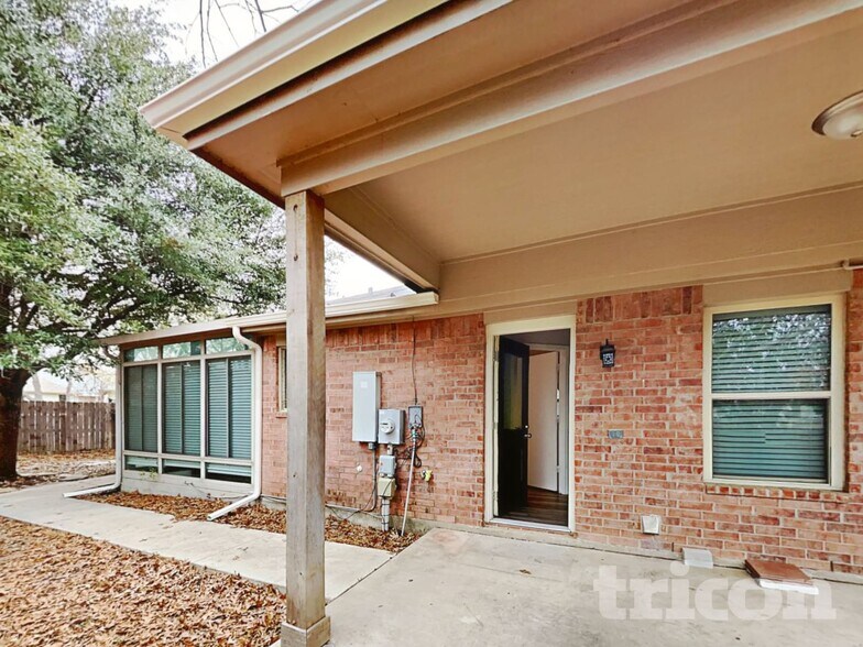 Building Photo - 433 Candlestick Trail