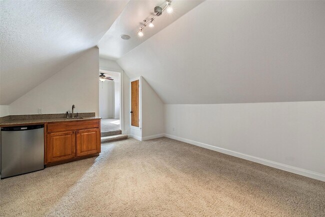 Building Photo - 41 Tiburon Dr