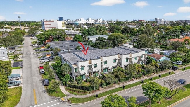 Building Photo - 1402 SW 4th Ave