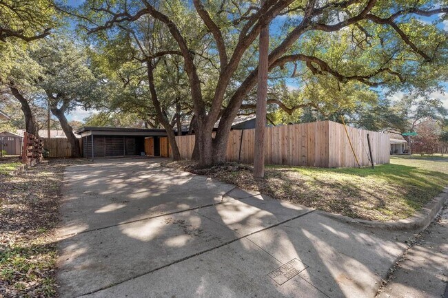 Building Photo - 4421 Cedar Mountain Dr