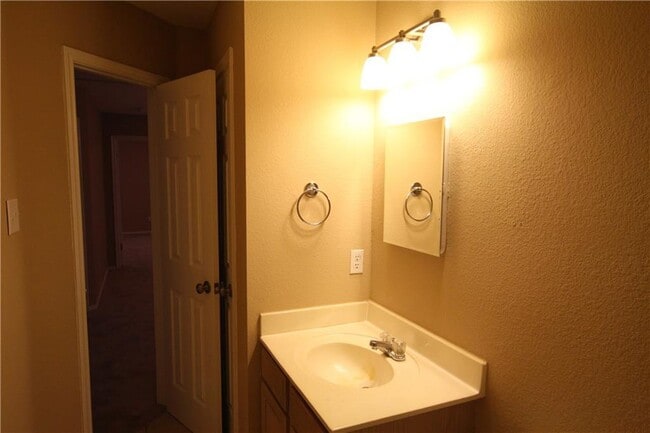 Building Photo - 207 Sunny Brook Dr