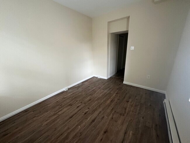 Building Photo - 1350 Willow St