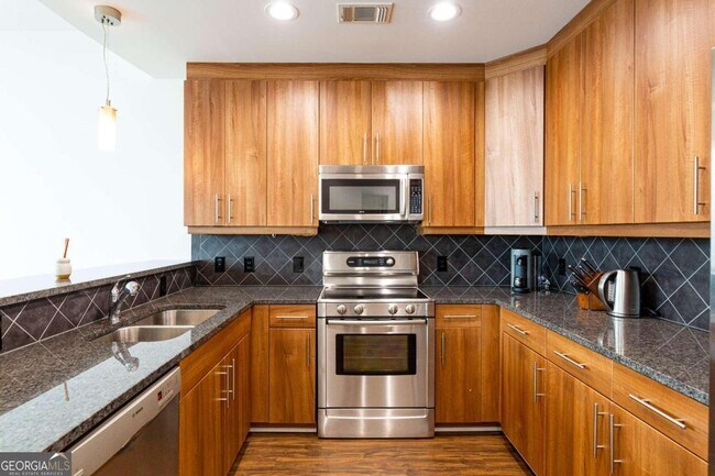 Building Photo - 1080 Peachtree St NE