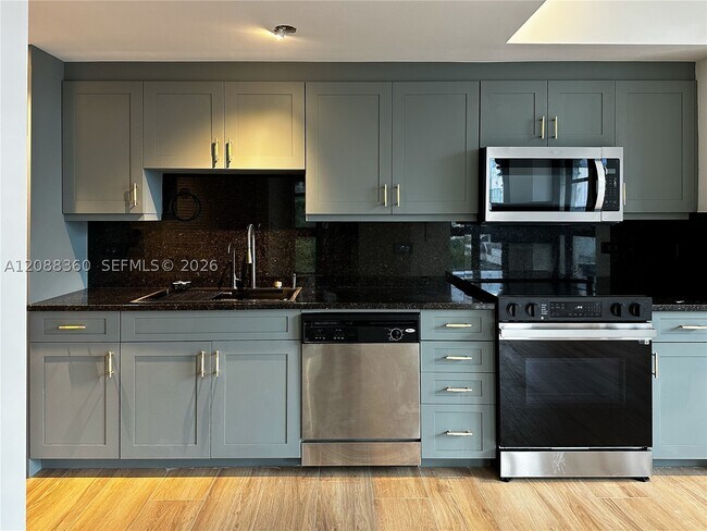 Building Photo - 111 E Flagler St