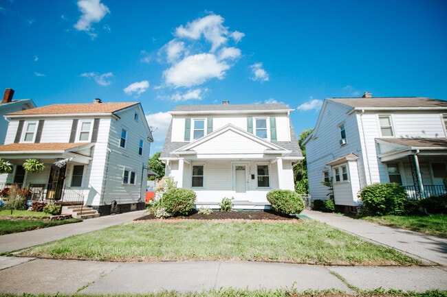 Building Photo - 3342 Jeannette Ave