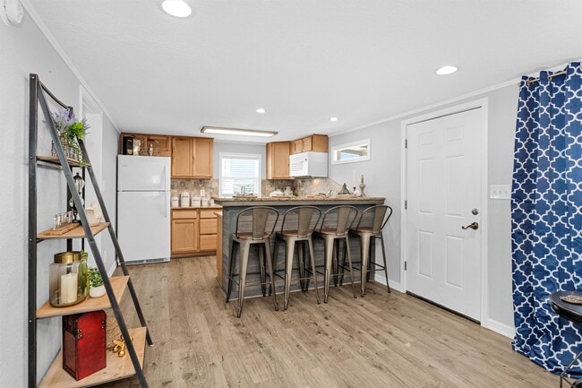 Building Photo - 219 Leeward Way