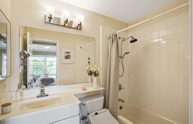 Building Photo - 16-18-18 Hoffman Ave