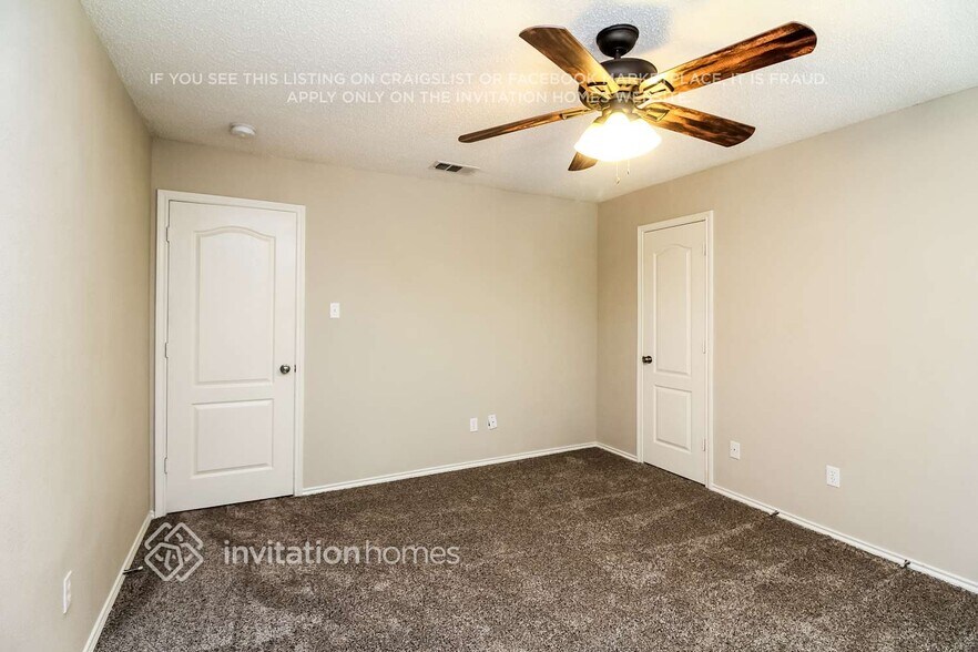 Building Photo - 703 Meadowgate Dr