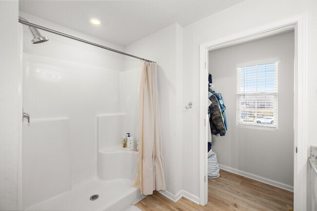 Building Photo - 1105 Valor Walk