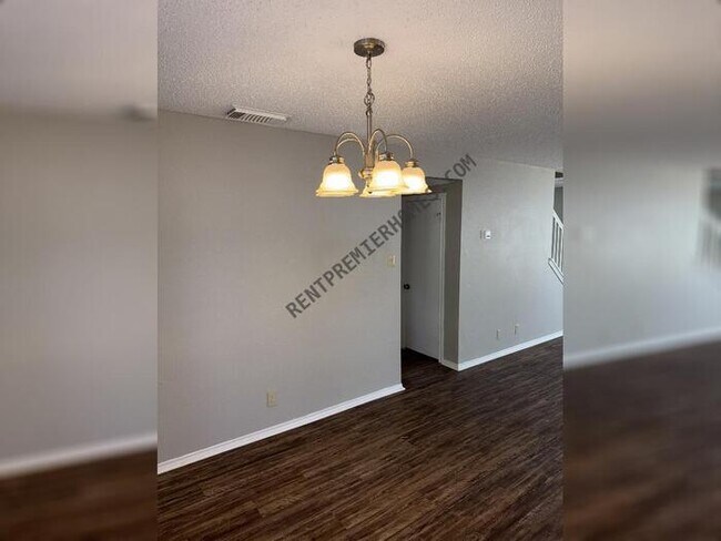 Building Photo - 13019 Woller Creek