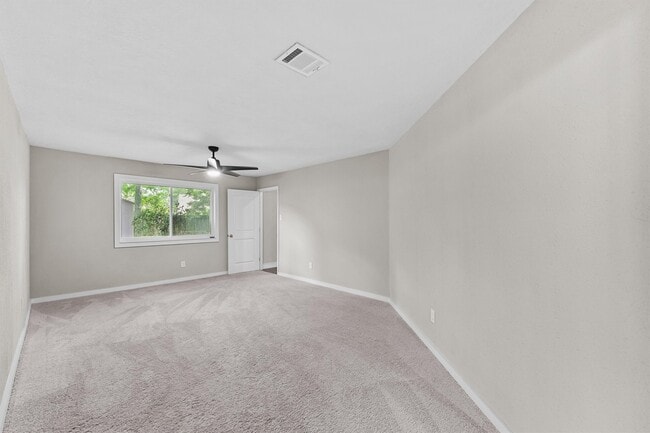 Building Photo - 16026 Beechnut St