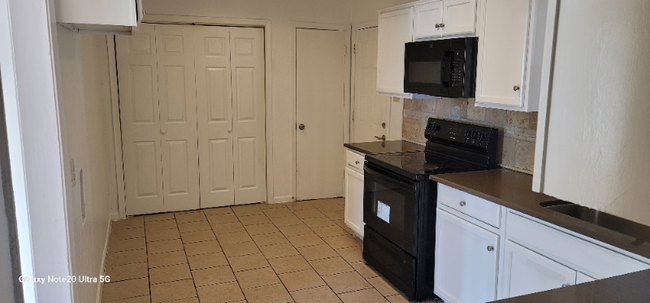 Building Photo - 10852 Cassandra Way
