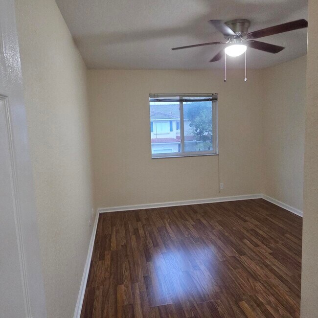 Building Photo - 2791 S Evergreen Cir