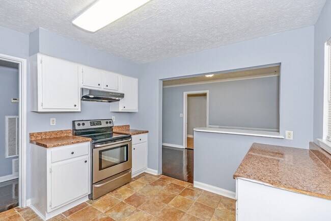 Building Photo - 928 Grenada Dr