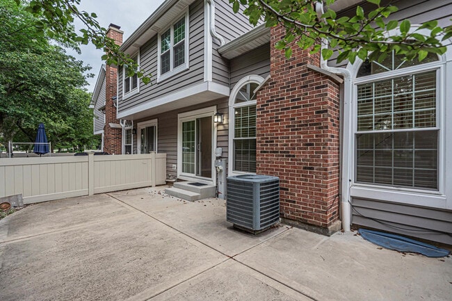 Building Photo - 1553 Stevens Dr