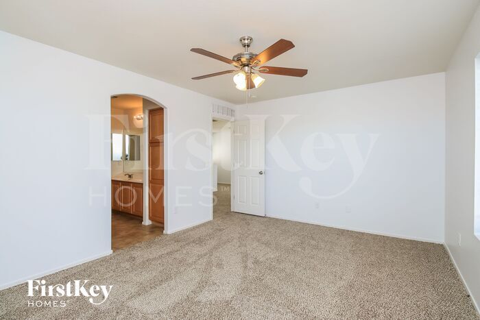 Building Photo - 31238 N Cactus Dr