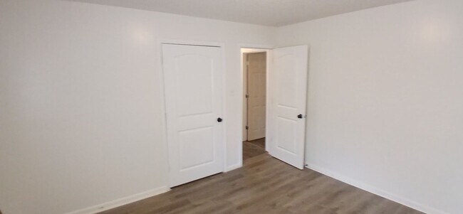 Building Photo - 4926 Francis St