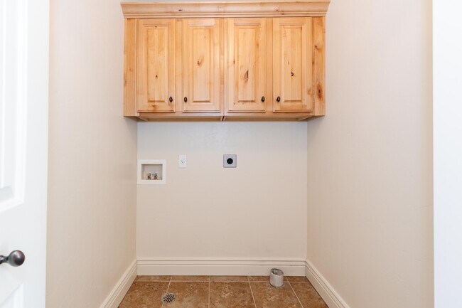 Laundry closet - 693 N 240 E