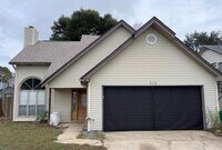 Building Photo - 218 Woodland Park Cir