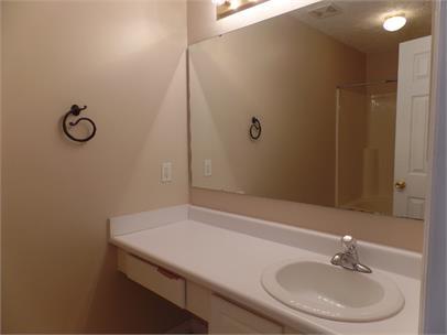 Building Photo - 513 Meadowland Ct