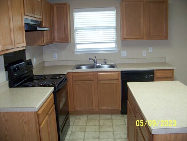 Building Photo - Excellent 3 bedroom 2 bath home in Hutto
