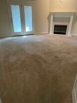 Building Photo - 13290 English Cv