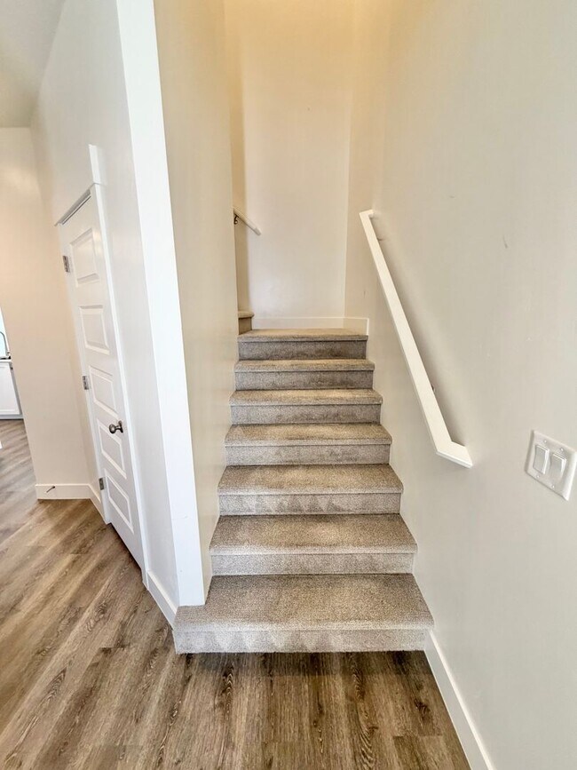 Building Photo - 2375 E Luciano Ln