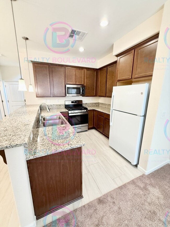 Building Photo - Modern Comfort and Convenience: Stylish 2-Bedroom 2.5 Bathroom Condo in Carson City