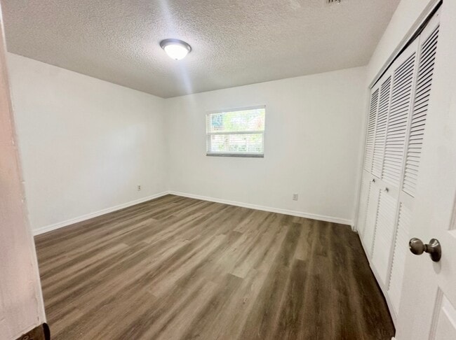 Building Photo - 107 Maplewood Dr