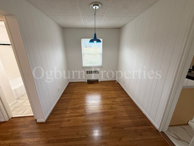 Building Photo - 2505-A Queen St-Miller Park-2BR/1BA-1st Floor APT!!!