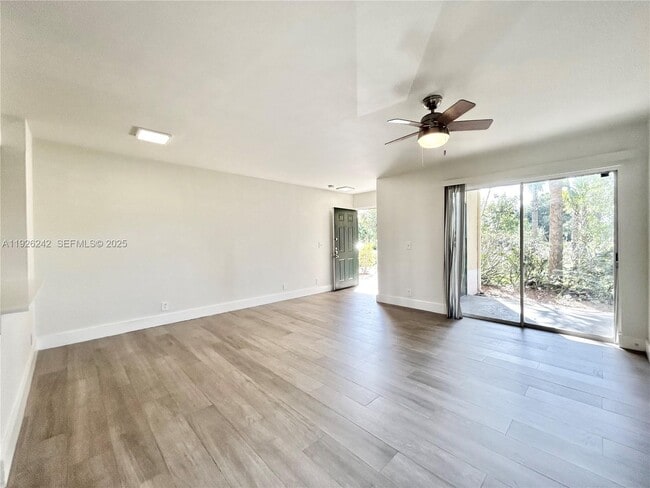 Building Photo - 6340 La Costa Dr