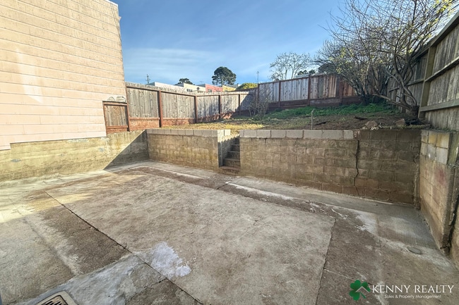 Building Photo - Remodeled 4BR/2BA Home w/ Dual Kitchens + New Appliances — Daly City